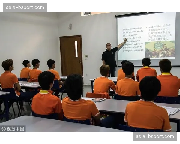 法国足球青训营新规对战术理解能力提出更高考核要求