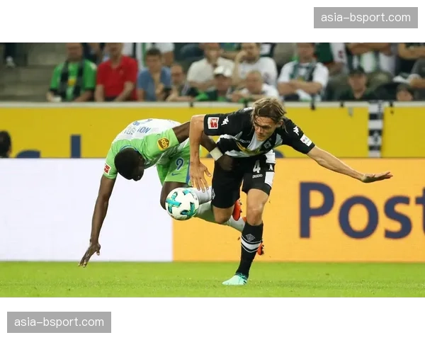 沃尔夫斯堡利用快速反击打入一球,暂时1-0领先美因茨