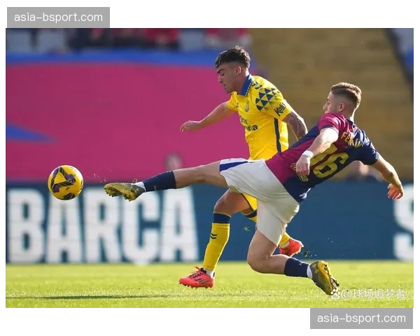 克雷莫纳1-2博洛尼亚,比萨0-1都灵,保级战激烈进行 克雷莫纳1-2博洛尼亚,比萨0-1都灵,保级战激烈进行